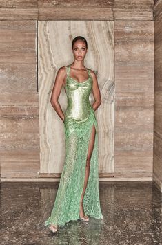 Atelier Versace Fall-Winter 2020 Collection | Versace INT Evening Maxi Dress, Atelier Versace, Dream Dresses, Maxi Dress Evening, Looks Chic