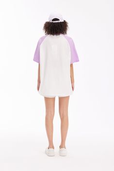 Details: Purple and white color collision, inserted shoulder sleeve design Letter print on the chest, exquisite details Made of pure cotton, natural and healthy Loose oversize version Materials & Care: Cotton 100% Hand wash | Dry clean Do not bleach Size & Fit: Model is 5'7", Bust 32, Waist 24, Hips 35, wearing a size S Item #: WM2TE26 Spring Raglan Sleeve T-shirt For Loungewear, Cotton Loungewear T-shirt, Cotton Crew Neck Tops For Daywear, Cotton Tops Crew Neck For Daywear, White Cotton Raglan Sleeve Top, White Crew Neck T-shirt With Contrast Sleeves, Cotton Relaxed Fit T-shirt For Daywear, Relaxed Fit Cotton T-shirt For Day, White Short Sleeve Tops With Contrast Sleeves