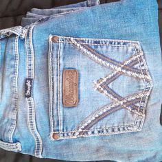 Worn Maybe Twice, Practically Brand New. Runs A Little Big, Super Comfy. Wranglers For Women, Wrangler Bootcut Jeans Women, Western Wishlist, Wrangler Jeans Womens, Wrangler Jeans Women's, Bootcut Jeans Outfit, Cute Western Outfits, Country Jeans, Teal Jeans