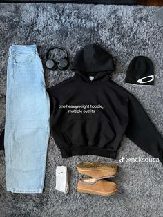 Ugg Fits Men, Ugg Outfits Men, Men’s Causal Outfits, Jeans And Hoodie Outfit Casual, Fall Outfits Men Aesthetic, Jean Shorts Outfit Ideas, Black Hoodie Outfit, Jean Shorts Outfit, Shorts Outfit Ideas