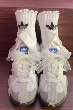 Adidas Shoes Outfit, Adidas Samba Outfits, Samba Outfits, Adidas Samba Outfit, Samba Outfit, Skandinavian Fashion, Adidas Originals Women, Swag Shoes, Mode Inspo