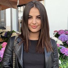 Long Bob Hairstyles Brunette, Medium Length Brown Hair, Black Hair Inspiration, Shorts Hair, Brown Hair Balayage, Long Bob Hairstyles, Hair Stylist Life, Face Hair