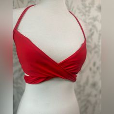 Red Wrap - Aerie Bikini Top Medium Nwt New Wrap It Bikini Top Sexy Red Scoop Top Swim Suit Swim Bathing Suit Beach Vacation Summer Red Tankini With Built-in Bra For Pool, Red Halter Top With Built-in Bra For Summer, Red Tankini With Built-in Bra For Vacation, Red Bra-friendly Swimwear For Beach Party, Red Triangle Halter Top For Sunbathing, Red Triangle Halter Top For Beach, Fitted Red Tankini With Built-in Bra, Red Halter Neck Top For Poolside, Red Beachwear Swimwear, Bra-friendly