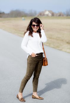 Love this look. already have the leopard flats.  Cute outfit! Brown Flats Outfit Work, Pointy Flats Outfit, Brown Flats Outfit, Flats Outfit Work, Leopard Flats Outfits, Grown Style, Everyday Flats, Cyndi Spivey