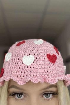 Elevate your wardrobe with the charming Heartfelt Pink Bucket Hat! Download this easy-to-follow PDF pattern and crochet your own heartwarming accessory that blends comfort and style for those warm weather outings.