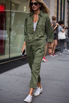 Army Green Jumpsuit, Plain Jumpsuits, Khaki Jumpsuit, Army Fashion, Jumpsuit Outfit, Green Jumpsuit, Looks Style, Military Fashion, Outfits Casuales