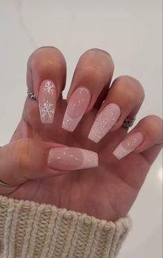 Nail Silver, Movie Aesthetic, Accent Nail, Pointed Nails, Nails Glitter, Nails 2023