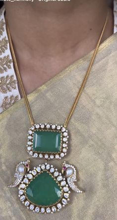 Indian Wedding Jewelry Sets, Pooja Items, Neck Pieces Jewelry, Gold Pearl Jewelry, Beaded Necklace Designs, Antique Bridal Jewelry, Antique Jewelry Indian, Gold Pendant Jewelry