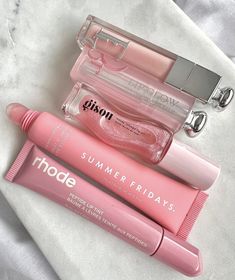 Cute Skincare Products, My Wishlist Ideas, Stile Blair Waldorf, Makeup Bag Essentials, Sephora Skin Care, Lip Cosmetics, Fancy Makeup, Pretty Skin Care, Lip Products