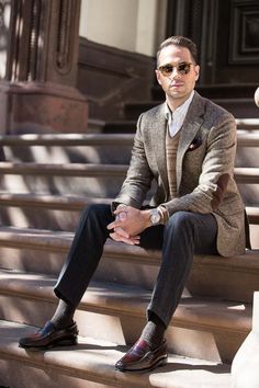 Guys Office, Interview Outfit Casual, Dress Code Outfits, Style Girlfriend, Style Anglais, Office Men, Autumn Knitwear, Office Casual Outfit, Tuxedo Shirts