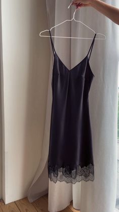 Designer Slip Dress, Loose Slip Dress Outfit, Silk Nightgown Romantic, Black Silk Night Dress, Short Silk Black Dress, Silk Nightgown Aesthetic, Black Silk Dress Short, Black Silk Nightgown, Cute Night Dress