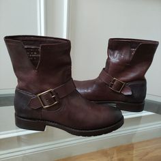 Price Firm. Frye Natalie Short Engineer Boots Dark Brown. Size Women's 6.5b. Barely Worn. No Original Box. Engineer Boots, Dark Brown Color, Frye Shoes, Moto Boots, Brown Color, Dark Brown, Womens Boots, Original Box, Size 6