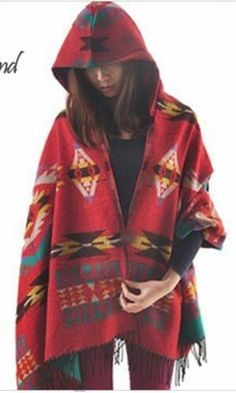 Poncho Fashion, Poncho With Hood, Blanket Cape, Hoodie Poncho, Festival Mode, Poncho Coat, Cashmere Poncho, Aztec Fashion, Ladies Poncho