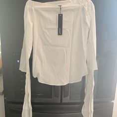 Nwt Celmia Sexy Women’s Off The Shoulder Blouse. White. Small. Stretch Cotton Blouse For Night Out, White Fitted Blouse For Night Out, Casual Off-shoulder Blouse For Date Night, White Long Sleeve Top For Date Night, White Stretch Top For Date Night, Off-shoulder White Blouse For Night Out, White Off-shoulder Blouse For Night Out, Chic Cotton Tops For Date Night, Stretch White Tops For Date Night