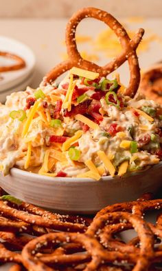 Pretzel Dip Recipes, Best Dip Recipes, Recipe With Cream Cheese, Delicious Dips Recipes, Pretzel Dip, Appetizers Easy Finger Food, Cream Cheese Dips, Best Appetizer Recipes, Crowd Pleasing Recipes