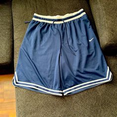 Men’s Nike Navy Basketball Shorts With Zipper Pockets Bnwt Casual Basketball Shorts, Nike Blue Shorts For Streetwear, Baggy Basketball Shorts, Casual Blue Basketball Shorts, Basketball Shorts Outfit, Basketball Outfit, Sporty Bottoms With Built-in Shorts For Basketball, Outfit Shorts, Drip Drip