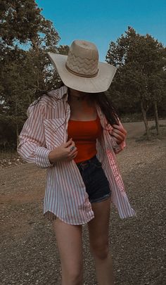 #westernwear #southwestern #newmexico #western #vintagewestern Western Style Outfits, Not Ready, Style Outfits, Western Style, Cold Weather, Cute Outfits