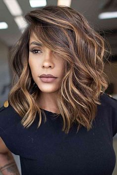 Mocha Brown Hair with Caramel Highlights Carmel Beige Highlights, Best Hair Color For Blue Eyes, Rambut Brunette, Medium Length Hairstyles, Brunette Hair With Highlights, Caramel Highlights, Brown Hair Balayage, Hair Color And Cut, Hair Stuff