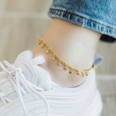 Adjustable Gold Beads Anklets, Adjustable Anklet For Everyday Wear, Cultural Jewelry, Flower Jewelry Designs, Jewelry Knowledge, Anklet Designs, Elegant Aesthetic, Gold Anklet, Magical Jewelry