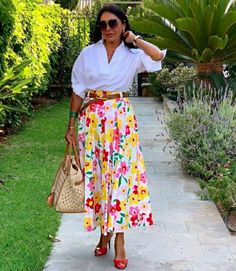 Floral Skirts Outfits, Skirts Outfits, Mode Zara, 60 Fashion, Mode Casual, Over 50 Womens Fashion, Stylish Clothes For Women, Instagram Summer