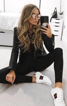 Stil Elegant, Winter Trends, Fall Fashion Trends, White Sneakers, Autumn Winter Fashion, Work Outfit