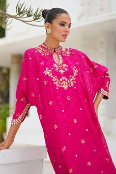 Faryal Pakistani Festive Wear, Latest Suit Design, Diwali 2024, Simple Suit, Special Outfits, Vivienne Files, Casual Suits, Punjabi Outfits, Desi Style