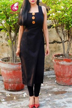 Sleeveless Suit Designs Indian Style, Sleeveless Suit Design, Salwar Models, Sleeveless Kurti Designs, Suit Sleeves, Sleeveless Kurti, Dore Designs, Casual Kurtis