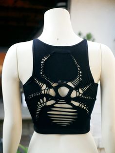 ☠ ARACHNE crop top ☠ ✂ Special edition hand-woven spider shirt for this Halloween! This unique, one-of-a-kind shirt will set you apart from the crowd. All the intricate details hand-cut and woven by me ♡ * Made to order! (About 5-7 business days for me to make + shipping time. Send me a convo if you need it sooner!) * Material is 95% cotton, 5% spandex, very stretchy and soft * To care for your braided DanceWeaver garment, either hand wash or place in a mesh laundry bag for delicates and machine Weaved Clothes, Bleach Tshirt Designs, Punk Crop Top, Braided Shirt, Subway Surfer, Rockstar Fashion, Cut Shirt Designs, Gothic Crop Tops, T Shirt Weaving