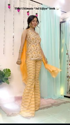 Simple Haldi Outfit, Revamp Clothes, Stylish Kurtis Design, Fancy Sarees Party Wear, Kurti Designs Latest, Desi Fashion Casual, Saree Designs Party Wear, Indian Dresses Traditional