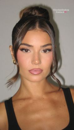 Smoked Out Brown Liner, Dark Hair Dark Eyes Makeup, Naturally Pretty Makeup, Vs Model Make Up, Brown Lip Makeup Look, Prom Makeup Aesthetic, Grad Makeup Looks, Christmas Party Makeup Looks, Wedding Guest Makeup Blue Eyes