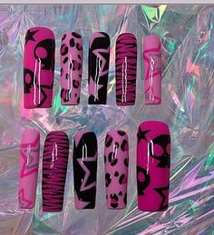 Nails 2000s, 2000s Nails, Paznokcie Hello Kitty, Queen Nails, Scene Girl, Punk Nails, Nagel Tips, Goth Nails, Grunge Nails