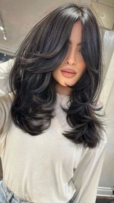 Bang Ideas, Butterfly Haircut, Haircuts For Long Hair With Layers, Brown Hair Inspo, Layered Haircuts For Medium Hair, Hairstyles For Layered Hair, Haircuts For Medium Hair, Hair Makeover, Hair Color And Cut