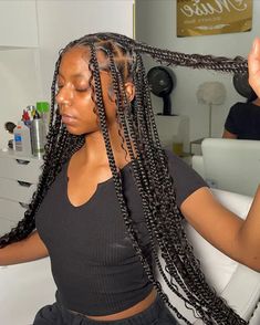 60 Trending Knotless Braid Hairstyles for Black Women 2024 Knotless Box Braids Hairstyles For Black Women, Natural Hair With Extensions, Knotless Box Braids Hairstyles, Knotless Braid Hairstyles, Hair With Extensions, Braid Hairstyles For Black Women, Braids Hairstyles For Black Women, Extensions Braids, Knotless Braid