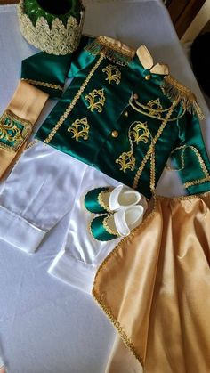 Check out this item in my Etsy shop https://www.etsy.com/listing/1291428523/ottoman-costume-prince-costume-birthday King Suit, Prince Charming Costume, Prince Costume, Prince Clothes, Baby Prince, Baby Boy Dress, Boy Toddler, Baby Boy Clothing Sets, Sleeves Designs For Dresses