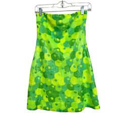 Susana Monaco Size Small New With Tags - $210 Susana Monaco's Strapless Mini Dress In A Vibrant Lime Green Is Embellished With Dazzling Sequins In A Retro Vibe Print. Perfect For Parties, This Size Small Dress Is New With Tags. Material: Polyester, Spandex Lime Green Color Sequin Embellishment Strapless Design Mini Length Size Small New With Tags Pit To Pit Unstretched: 15" Waist Side To Side: 14.5" Length (Armpit To Bottom): 25.5" Size: Womens Small Condition: New With Tags Chic Lime Green Mini Dress For Summer, Summer Party Mini Dress In Lime Green, Lime Green Sequin Dress, Chartreuse Sequin Dress, Fitted Sleeveless Lime Green Mini Dress, Strapless Mini Dress, Small Dress, Sequin Mini Dress, Retro Vibe