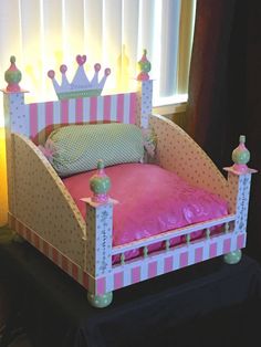 Princess Pet Bed all the Glitz and Glamor. by maranathafashions Princess Puppy, Princess Dog Bed, Princess Pet, Diy Pet Bed, Puppy Toys, Puppy Obedience Training, Dog Behavior Training, Positive Dog Training, Designer Dog Beds