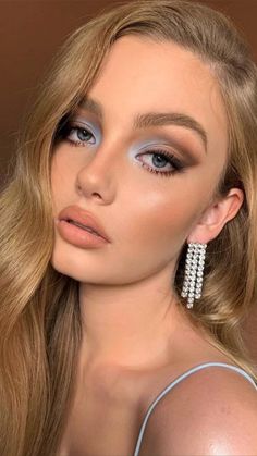 Makeup Ideas For Blue Eyes, Party Eye Makeup, Wedding Makeup Ideas, Silver Makeup, Makeup Looks For Green Eyes, Going Out Makeup, Prom Makeup Looks, Organizer Makeup, Hooded Eye Makeup