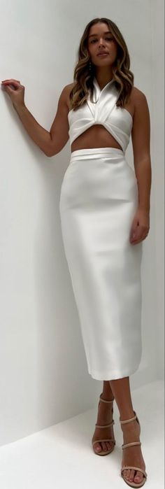 Modern Bridal Dress, Chic Dress Classy, White Homecoming Dresses, Classic Style Outfits, Fashion Design Collection, White Cocktail Dress, Bridal Shower Dress, Dream Wedding Ideas Dresses, Engagement Dresses