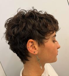 Short Hairstyle Women Fade, Overgrown Pixie Haircut, Short Curly Crochet Hair, Pixie Cut Curly Hair, Short Wavy Pixie, Wavy Haircut, Short Curly Hairstyles For Women, Short Wavy Haircuts, Curly Pixie Hairstyles