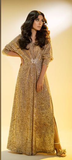 Trendy Party Dresses, Kaftan Designs, Latest Dress Design, Stylish Short Dresses, Ayeza Khan, Fancy Dresses Long, Dress Design Patterns