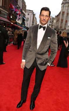 David Gandy at the #OlivierAwards at the Royal Opera House, London || 03/04/16 Beach Wedding Suit, Wedding Suit Groom, Christmas Party Wear, Looks Adidas, Suit Groom, Stylish Man, Groom Tuxedo, Grey Suit, Velvet Suit