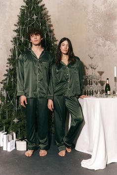 Make every moment magical this Christmas with satin pyjamas. Soft, sleek, and festive for a picture-perfect holiday! Couples Silk Pajamas, Christmas Pjs Aesthetic Matching, Couple Pjs Matching Aesthetic, Matching Christmas Pajamas Couples Aesthetic, Christmas Pajama Aesthetic, Christmas Pjs Couple Pictures, Holiday Pj Party, Christmas Matching Pajamas Couple, Couple Matching Pjs Christmas