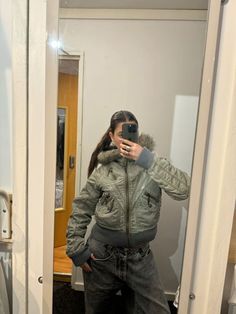 Grey Winter Jacket Outfit, Winter Jacket Outfits, Cosy Outfit, Snow Outfit, Warm Outfits