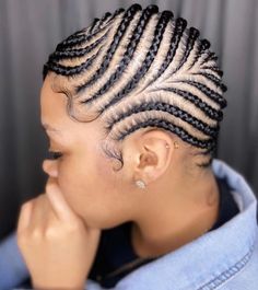 Classic Lemonade Braids Style Cornrows And Twists, Cornrow Hairstyle, Lemonade Braids Hairstyles, Lemonade Braids, Side Braid Hairstyles, Feed In Braids Hairstyles, Long Hairstyle, Braided Cornrow Hairstyles