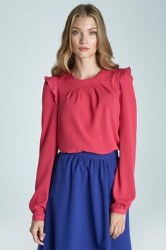 Romantic Fuschia Long-Sleeve Blouse With Ruffles Cotton Short Tops, Blouse Outfit Casual, Ruffle Trim Top, Sleeves Designs For Dresses, Fashion Photography Inspiration, Red Outfit, Blouse Outfit, Trendy Tops