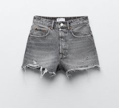 Grey Jean Shorts, Denim Shorts Outfit Summer, Grey Denim Shorts, Zara Looks, Denim Shorts Outfit, Summer Shorts Outfits