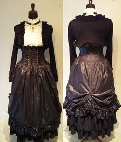 There is no such thing as too much ruffle Simple Goth Outfit, Otome Kei, Moda Steampunk, Costume Inspirations, Gothic Dresses, Victorian Wedding Dress, Classic Dresses, Goth Outfit, Goth Clothing