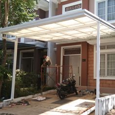 Bengkel Las kurnia Jaya Tukang Kanopi Kanopi Alderon, Atap Alderon, Canopy Ideas, Fence And Gate, Car Port, Pergola Design, Roof Structure, Exterior Remodel, Parking Design