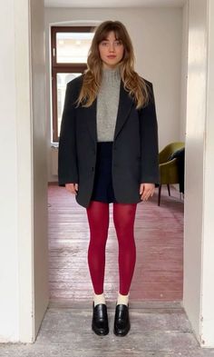 Black Tights Outfit Casual, Tights Outfits Casual, Tights Winter Outfit, Red Tights Outfit, Oufits Casual, Practical Fashion, Christmas Outfit Ideas, Tights Outfit