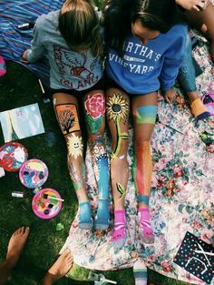 Leg Painting, Leg Art, Hobbies For Women, Outfits 90s, Ocho Rios, Bff Goals, Aesthetic Painting, Summer Instagram, Summer Bucket